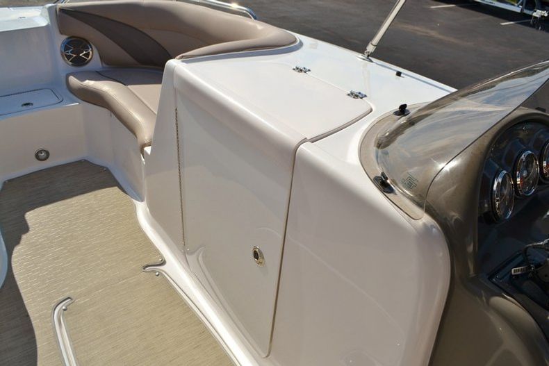 Thumbnail 20 for New 2014 Hurricane SunDeck Sport SS 220 OB boat for sale in Miami, FL