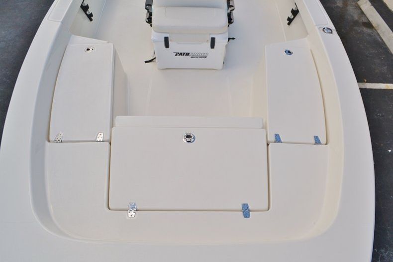 Thumbnail 16 for New 2016 Pathfinder 2200 TRS Bay Boat boat for sale in Vero Beach, FL