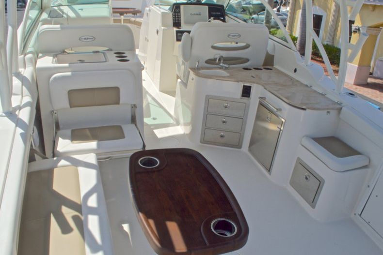 Thumbnail 10 for New 2016 Sailfish 325 Dual Console boat for sale in West Palm Beach, FL