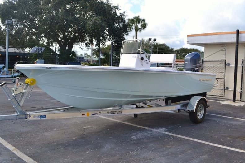 Thumbnail 3 for New 2016 Sportsman 18 Island Bay boat for sale in West Palm Beach, FL