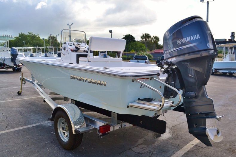 Thumbnail 4 for New 2016 Sportsman 18 Island Bay boat for sale in West Palm Beach, FL