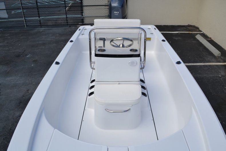 Thumbnail 12 for New 2016 Sportsman 18 Island Bay boat for sale in West Palm Beach, FL