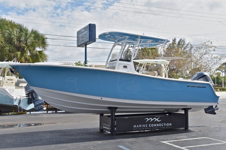 Thumbnail 4 for New 2018 Sportsman Open 242 Center Console boat for sale in West Palm Beach, FL
