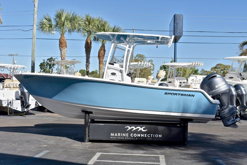 Thumbnail 4 for New 2018 Sportsman Heritage 211 Center Console boat for sale in Miami, FL