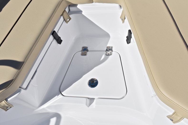 Thumbnail 45 for New 2018 Sportsman Heritage 211 Center Console boat for sale in Miami, FL