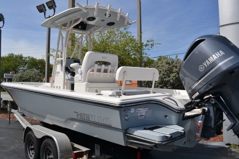 Thumbnail 3 for New 2018 Pathfinder 2600 HPS Bay Boat boat for sale in Vero Beach, FL