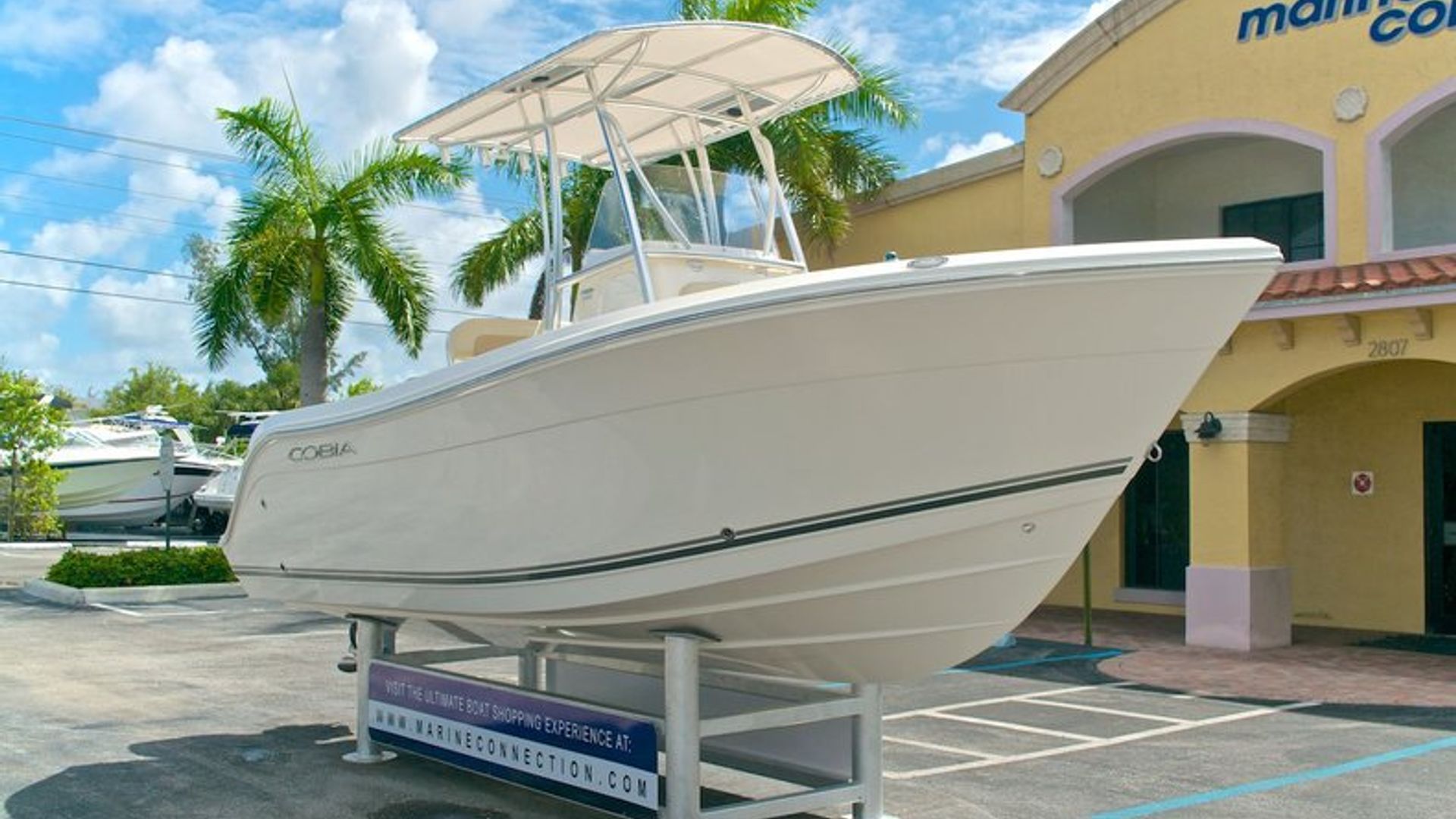 New 2014 Cobia 201 Center Console #T002 image 2