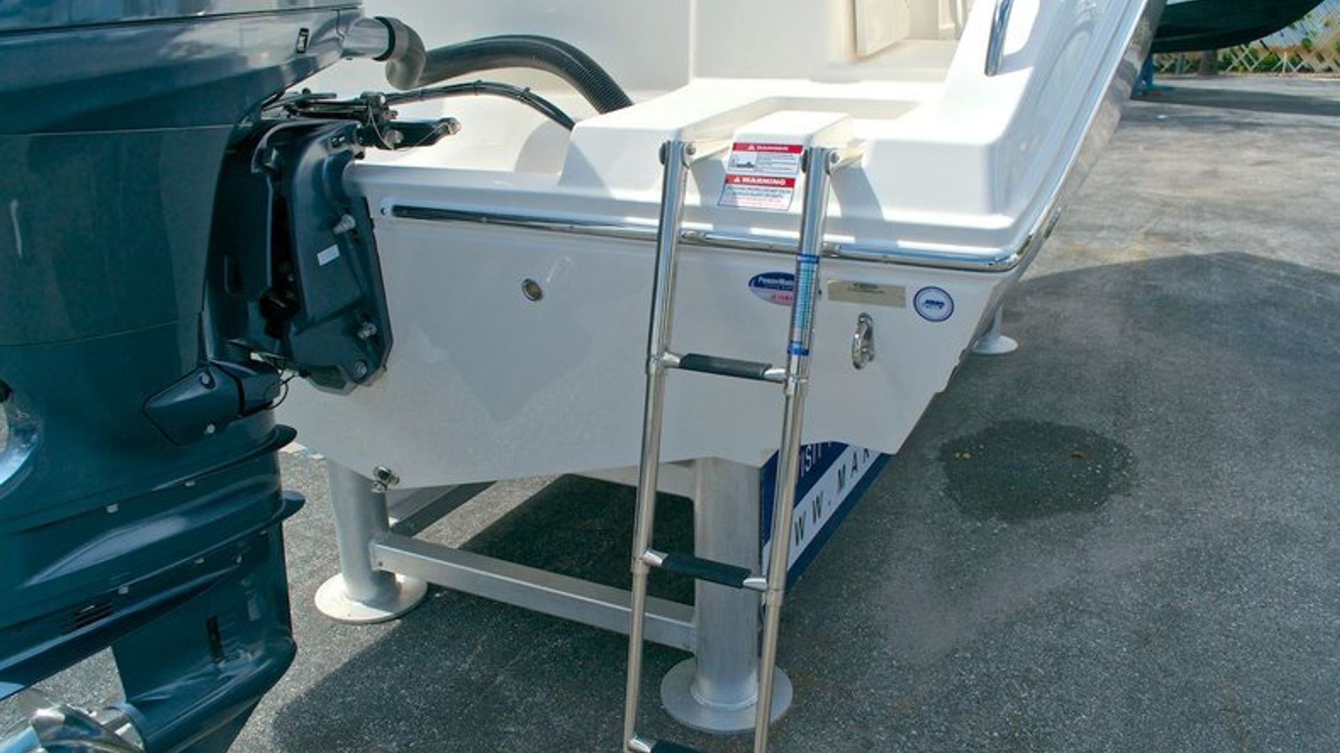 New 2014 Cobia 201 Center Console #T002 image 15