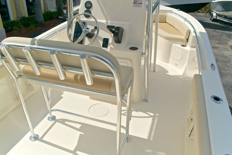 Thumbnail 18 for New 2014 Cobia 201 Center Console boat for sale in West Palm Beach, FL