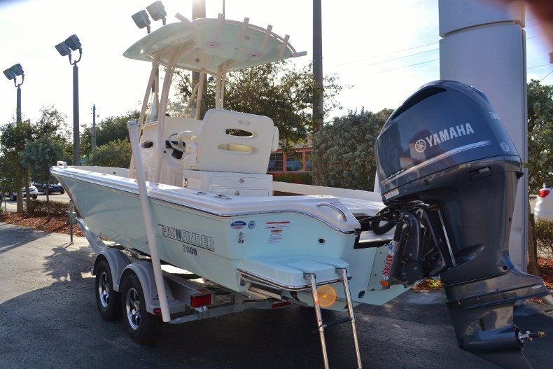 Thumbnail 3 for New 2018 Pathfinder 2600 TRS boat for sale in Vero Beach, FL