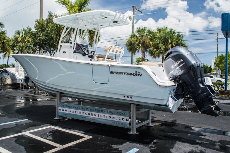 Thumbnail 5 for New 2016 Sportsman Open 252 Center Console boat for sale in West Palm Beach, FL