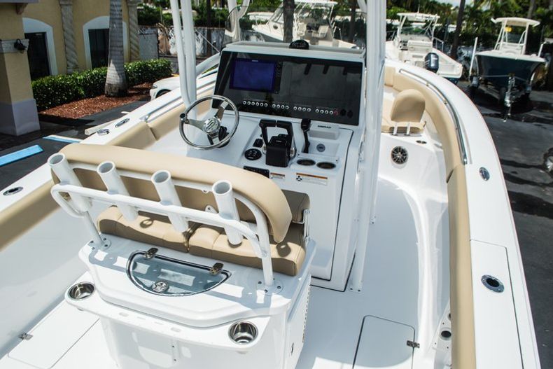 Thumbnail 9 for New 2016 Sportsman Open 252 Center Console boat for sale in West Palm Beach, FL