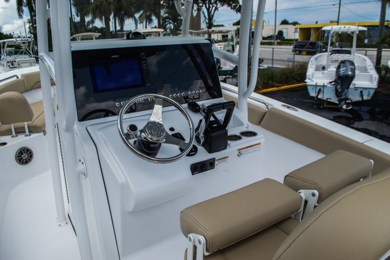 Thumbnail 26 for New 2016 Sportsman Open 252 Center Console boat for sale in West Palm Beach, FL