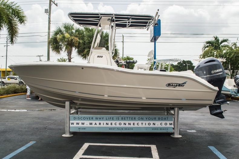 Thumbnail 4 for New 2016 Bulls Bay 200 CC Center Console boat for sale in Miami, FL