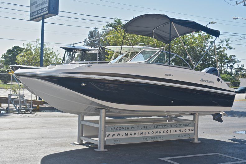 Thumbnail 3 for New 2017 Hurricane SunDeck SD 187 OB boat for sale in West Palm Beach, FL