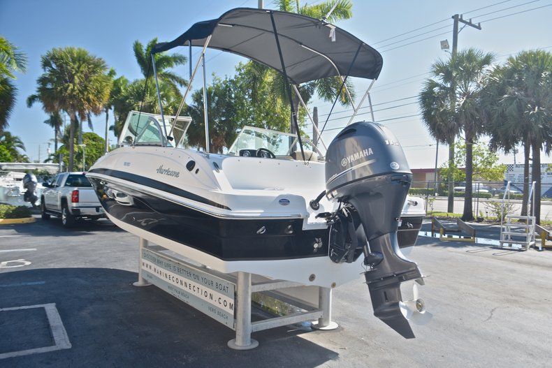 Thumbnail 6 for New 2017 Hurricane SunDeck SD 187 OB boat for sale in West Palm Beach, FL
