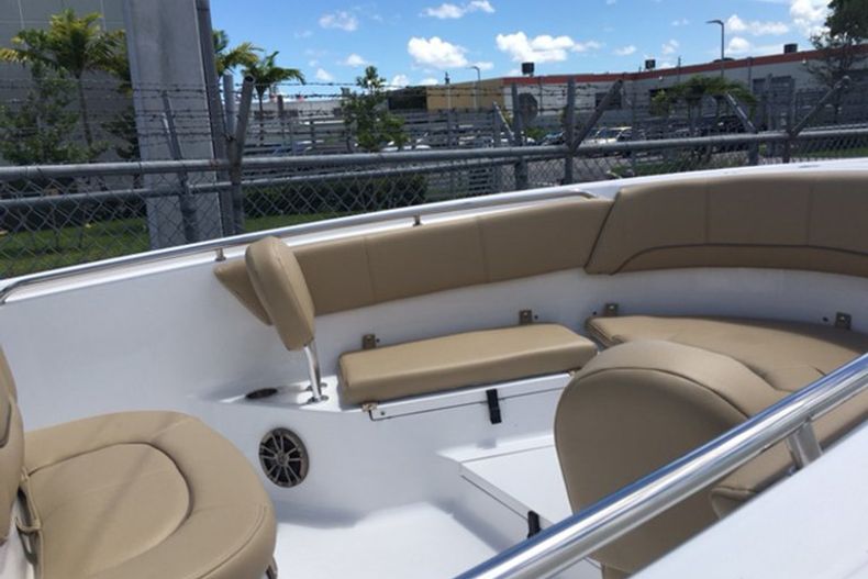 Thumbnail 7 for New 2016 Sportsman Heritage 231 Center Console boat for sale in Miami, FL
