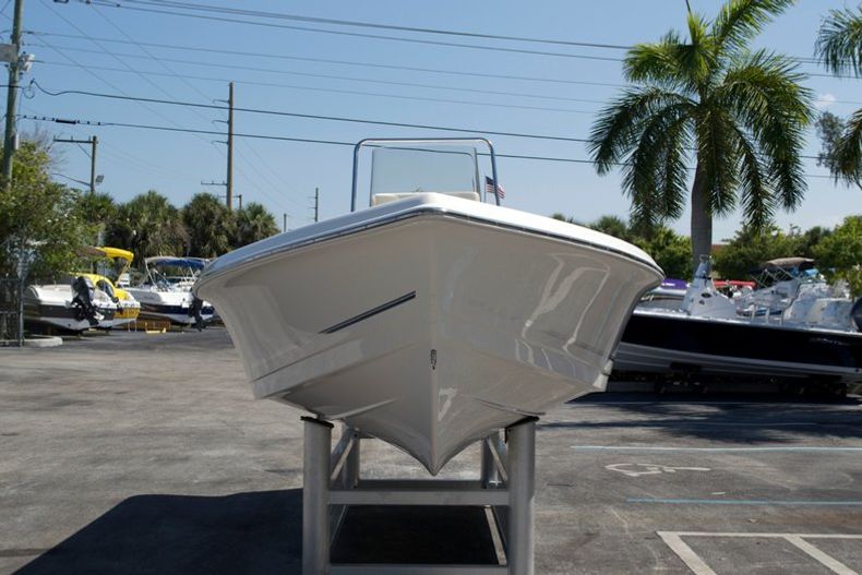 Thumbnail 4 for New 2014 Bulls Bay 2000 Bay Boat boat for sale in West Palm Beach, FL