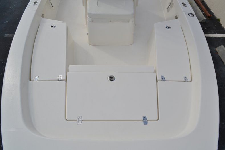 Thumbnail 14 for New 2016 Pathfinder 2200 TRS Bay Boat boat for sale in Vero Beach, FL