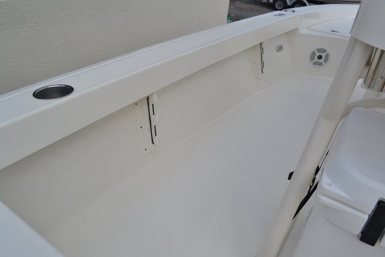 Thumbnail 21 for New 2016 Pathfinder 2200 TRS Bay Boat boat for sale in Vero Beach, FL