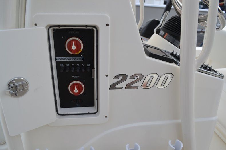 Thumbnail 25 for New 2016 Pathfinder 2200 TRS Bay Boat boat for sale in Vero Beach, FL