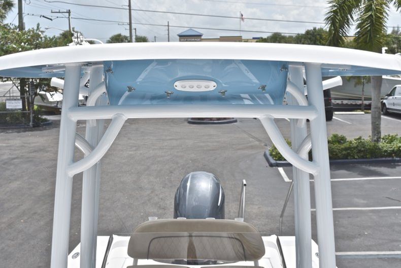 Thumbnail 50 for New 2019 Sportsman Masters 227 Bay Boat boat for sale in Vero Beach, FL