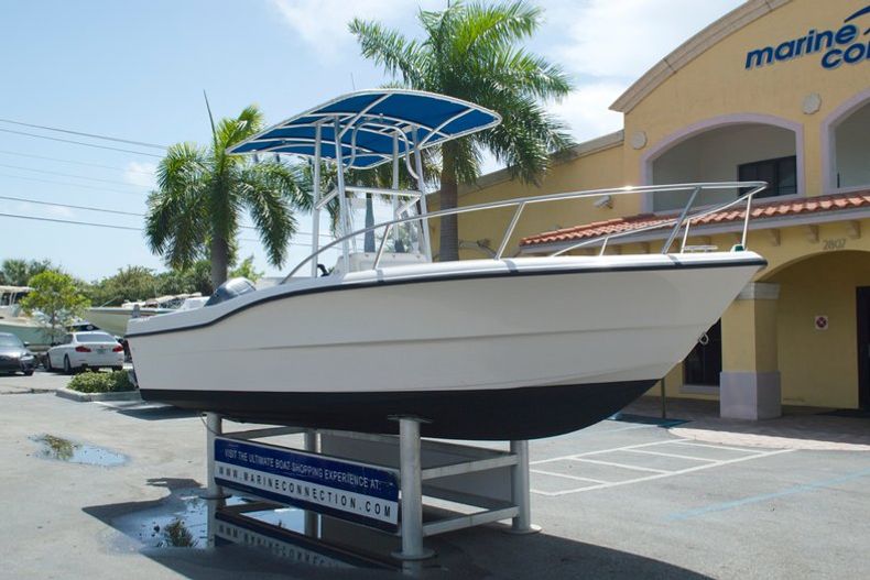 Thumbnail 1 for Used 2004 Key Largo 2000 CC Center Console boat for sale in Miami, FL