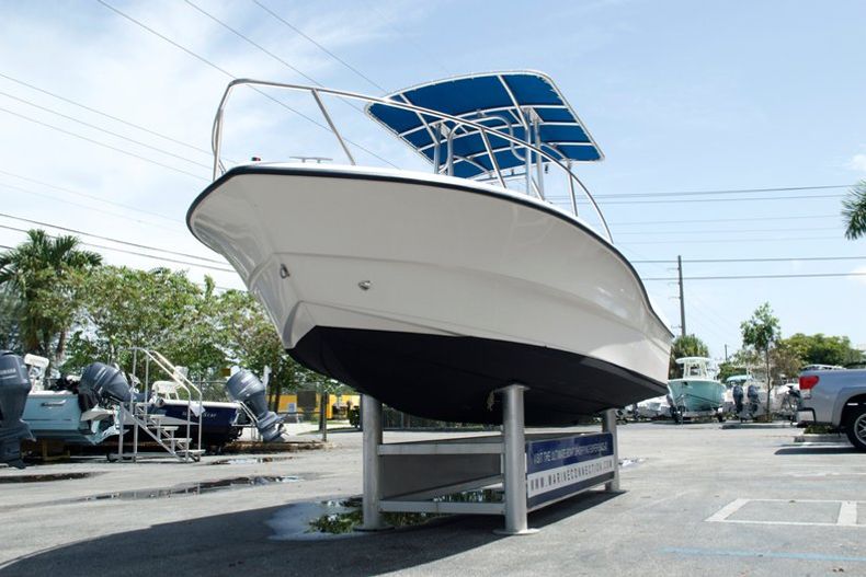 Thumbnail 4 for Used 2004 Key Largo 2000 CC Center Console boat for sale in Miami, FL