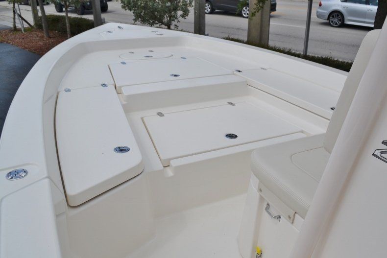 Thumbnail 14 for New 2019 Pathfinder 2400 TRS Bay Boat boat for sale in Vero Beach, FL