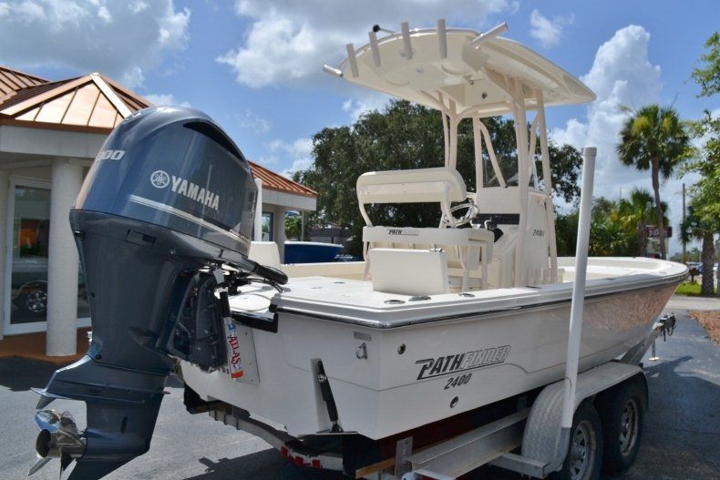 Thumbnail 5 for New 2019 Pathfinder 2400 TRS Bay Boat boat for sale in Vero Beach, FL