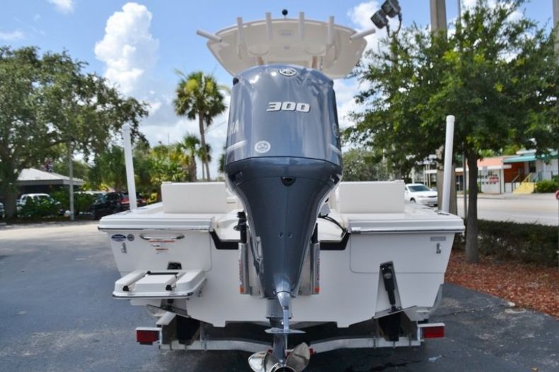 Thumbnail 4 for New 2019 Pathfinder 2400 TRS Bay Boat boat for sale in Vero Beach, FL