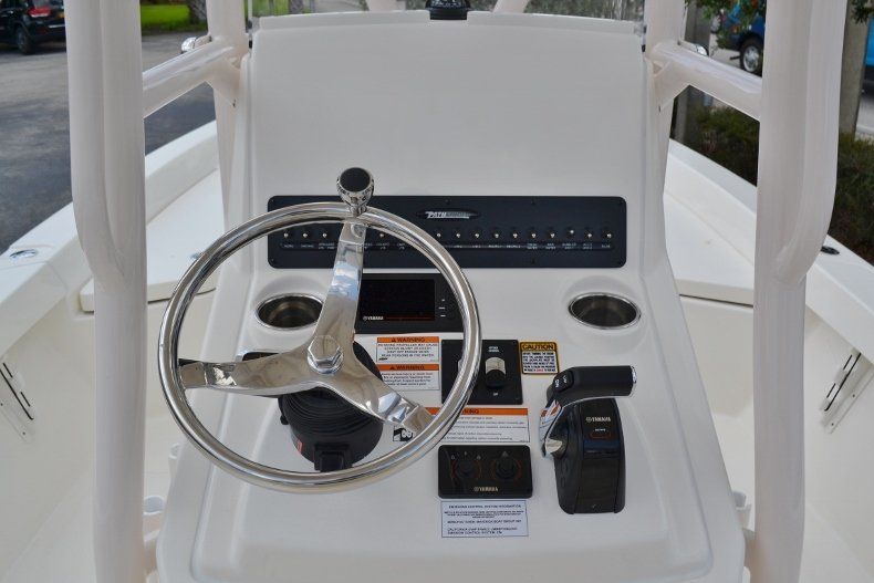 Thumbnail 12 for New 2019 Pathfinder 2400 TRS Bay Boat boat for sale in Vero Beach, FL