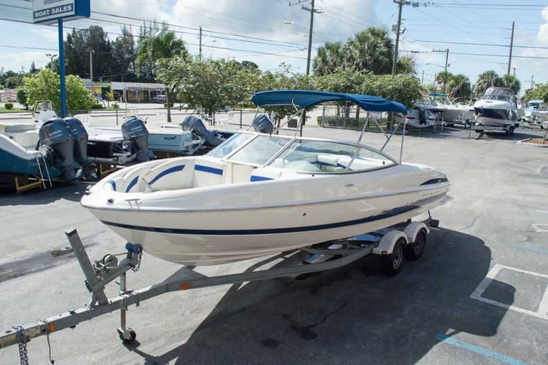Thumbnail 6 for Used 2005 Maxum 2200SR3 boat for sale in West Palm Beach, FL