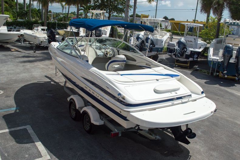 Thumbnail 7 for Used 2005 Maxum 2200SR3 boat for sale in West Palm Beach, FL
