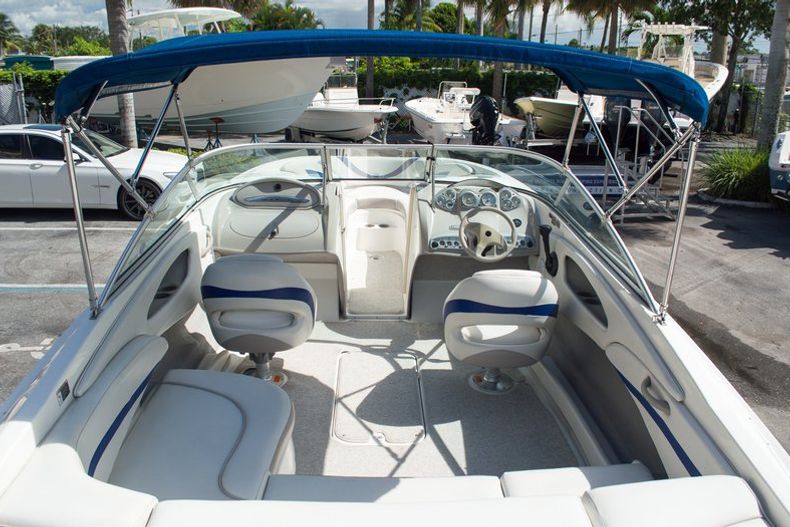 Thumbnail 11 for Used 2005 Maxum 2200SR3 boat for sale in West Palm Beach, FL
