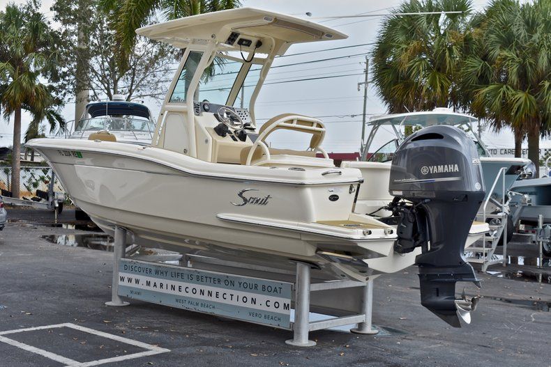Thumbnail 5 for Used 2015 Scout 225 XSF Center Console boat for sale in West Palm Beach, FL