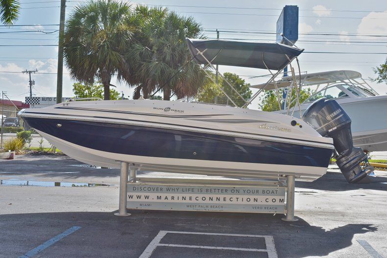 Thumbnail 4 for Used 2015 Hurricane SunDeck Sport SS 188 OB boat for sale in West Palm Beach, FL