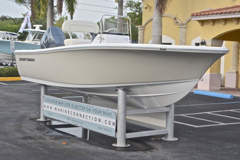 Thumbnail 2 for New 2017 Sportsman 17 Island Reef boat for sale in West Palm Beach, FL