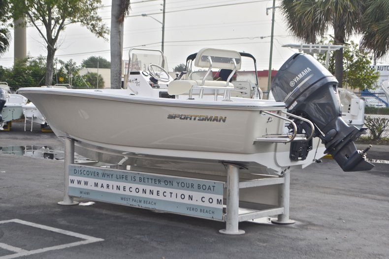 Thumbnail 7 for New 2017 Sportsman 17 Island Reef boat for sale in West Palm Beach, FL