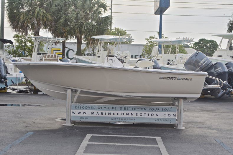Thumbnail 6 for New 2017 Sportsman 17 Island Reef boat for sale in West Palm Beach, FL