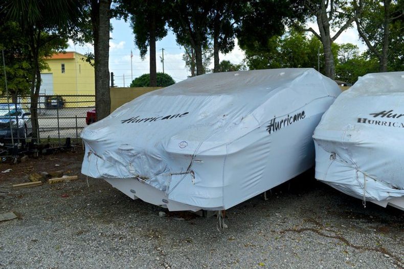 New 2014 Hurricane SunDeck SD 2200 OB boat for sale in Miami, FL