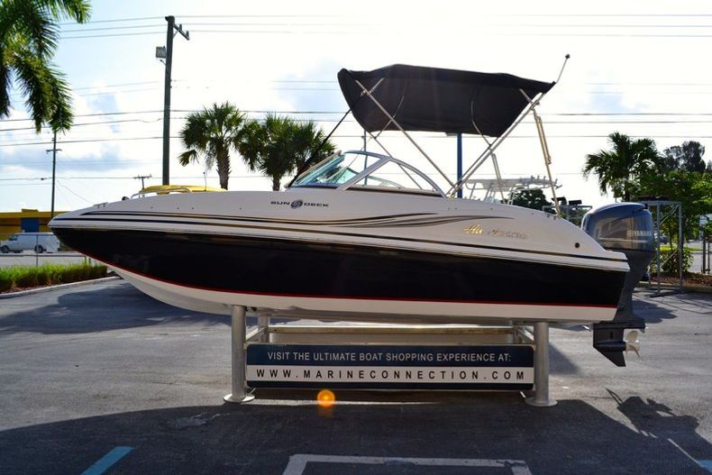 Thumbnail 5 for New 2014 Hurricane SunDeck SD 187 OB boat for sale in West Palm Beach, FL