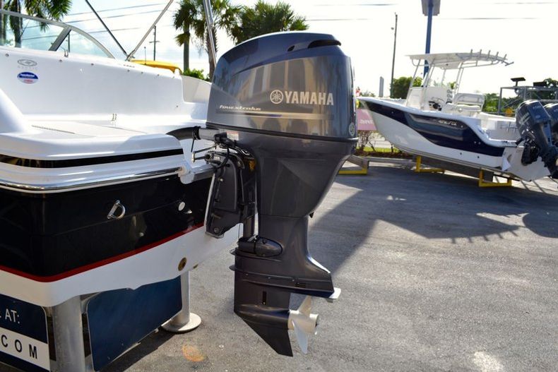 Thumbnail 10 for New 2014 Hurricane SunDeck SD 187 OB boat for sale in West Palm Beach, FL