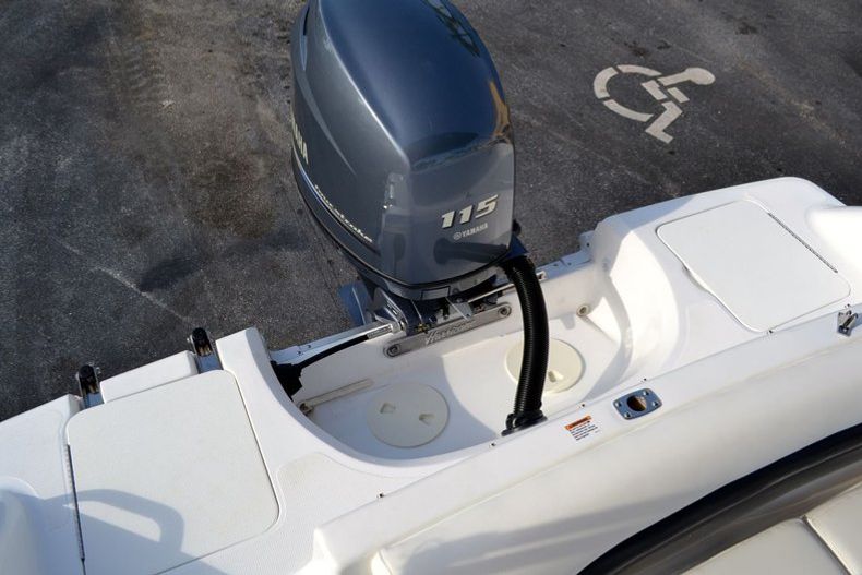 Thumbnail 19 for New 2014 Hurricane SunDeck SD 187 OB boat for sale in West Palm Beach, FL