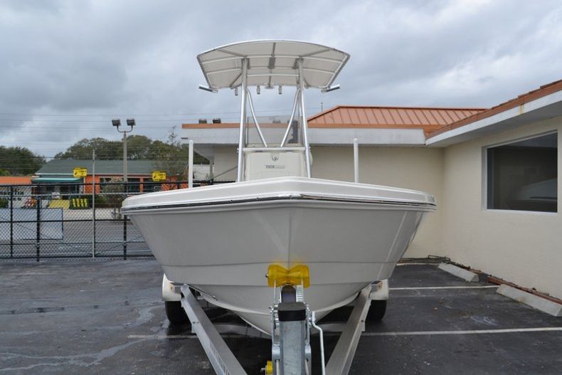 Thumbnail 2 for New 2016 Pathfinder 2400 TRS Bay Boat boat for sale in Vero Beach, FL