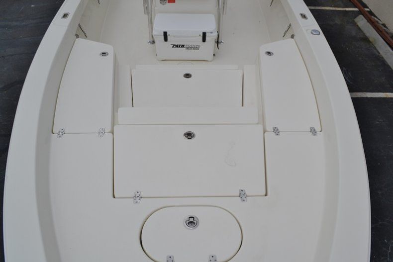 Thumbnail 17 for New 2016 Pathfinder 2400 TRS Bay Boat boat for sale in Vero Beach, FL