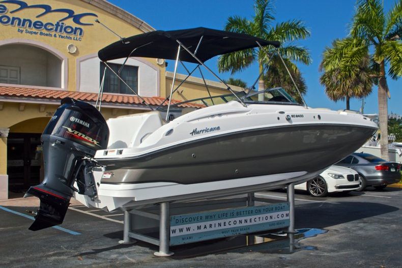 Thumbnail 7 for New 2017 Hurricane SunDeck SD 2400 OB boat for sale in West Palm Beach, FL