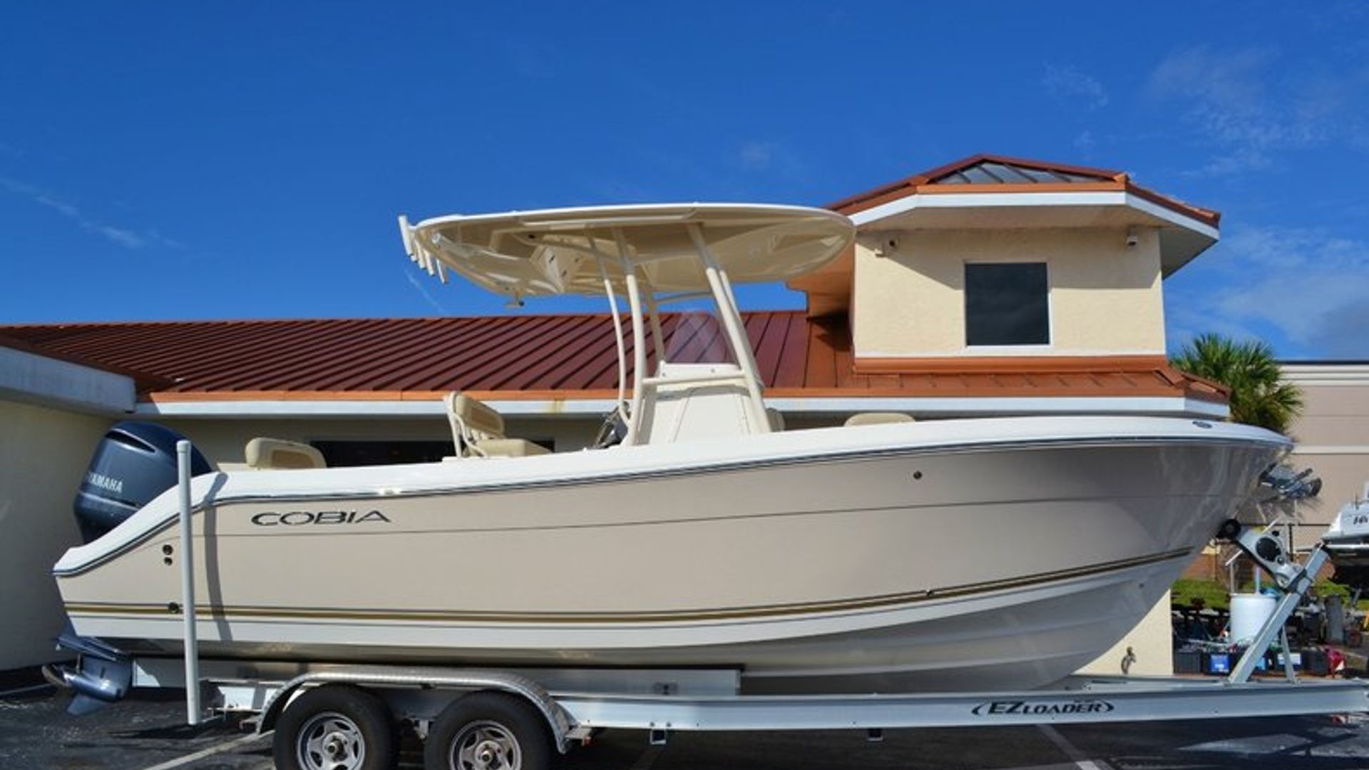 New 2016 Cobia 237 Center Console #P024 image 1