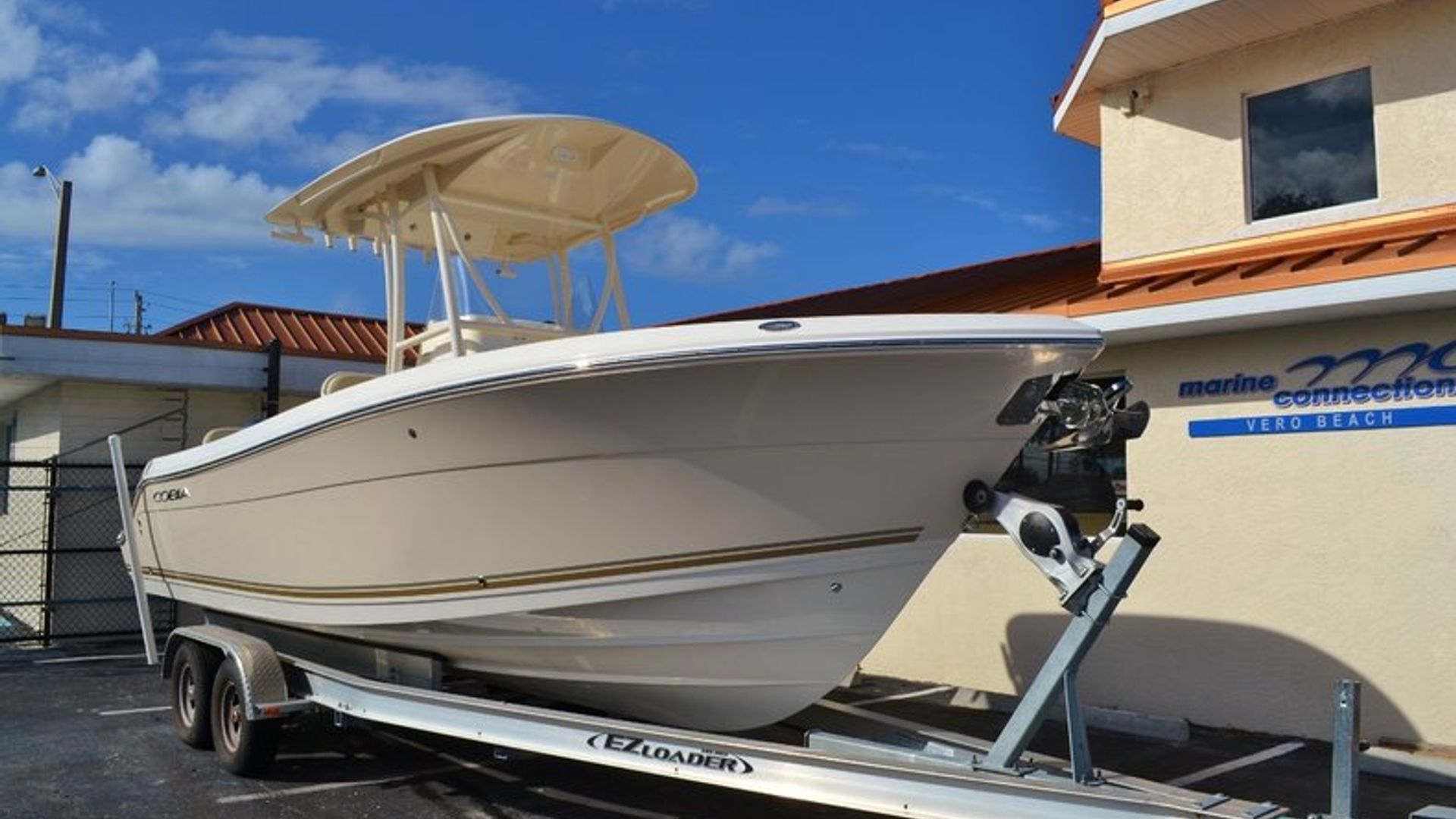 New 2016 Cobia 237 Center Console #P024 image 2