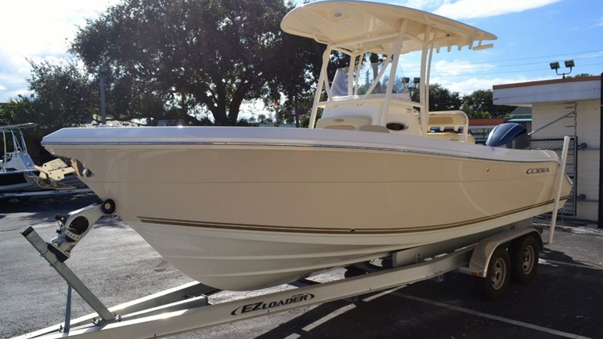 New 2016 Cobia 237 Center Console #P024 image 4